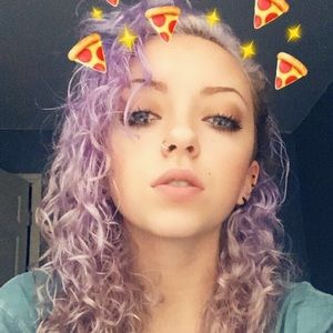 Meet your Posher, Elissa